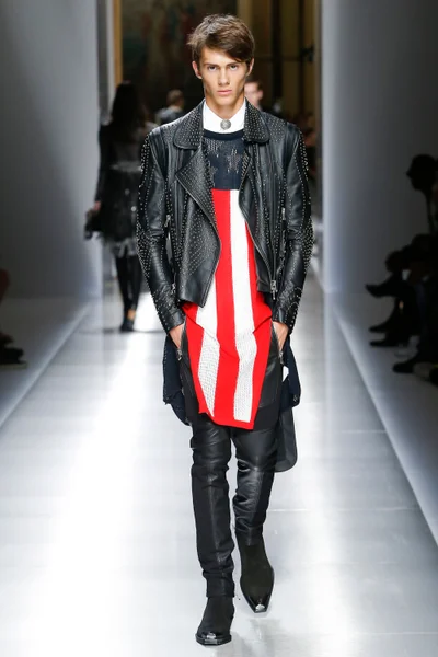Look 48